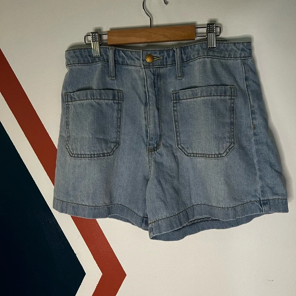 Universal Thread Light Wash Denim High Rise A-Line Patch-Pocket Shorts - Picture 1 of 5